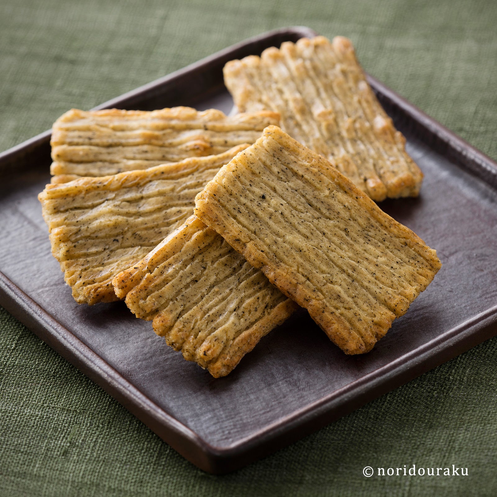 のりせんべいです 佐賀のり しおせんべい130g | のり道楽 三福海苔（株） Webショップ
